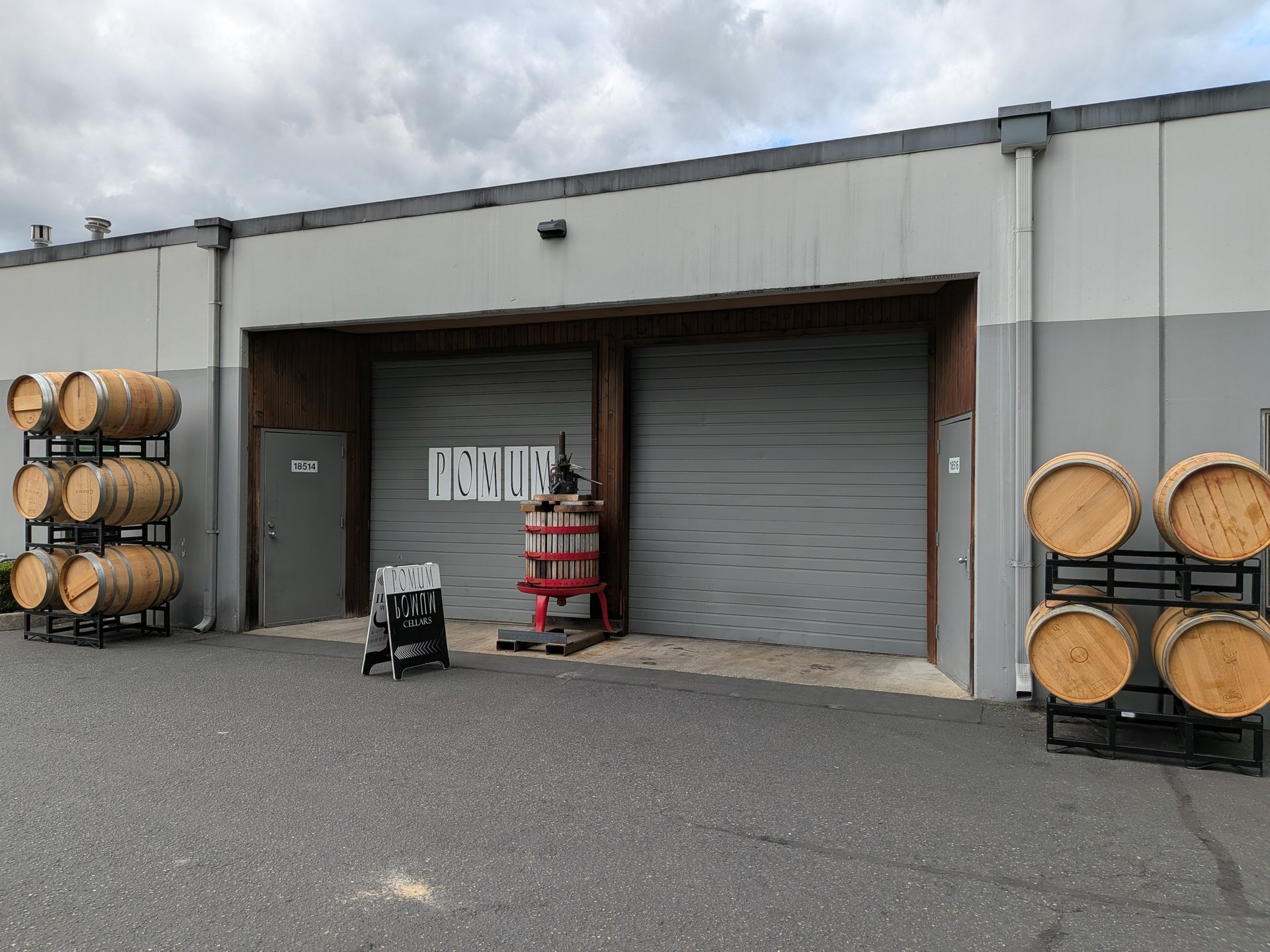 Warehouse, Hollywood or Downtown: Which Woodinville District Should You Go To?