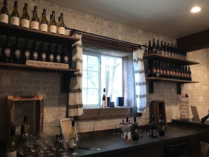 Photo of Mended Oak Winery