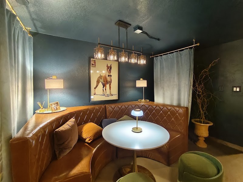 Photo of 5th On Front