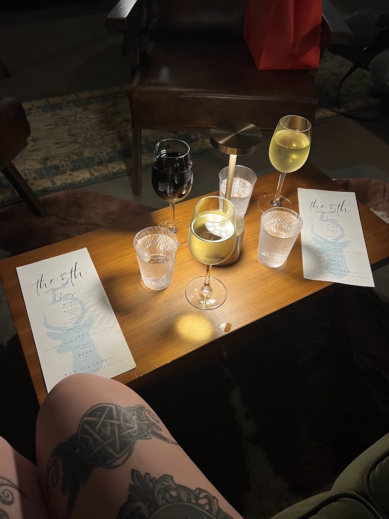 Photo of 5th On Front